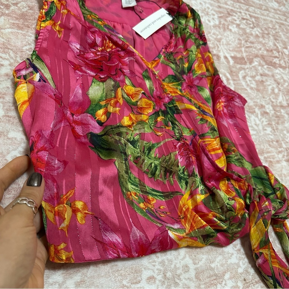 NWT Floral Wrap Cupcakes & Cashmere Tie Front Top 🌺 - Picture 5 of 11